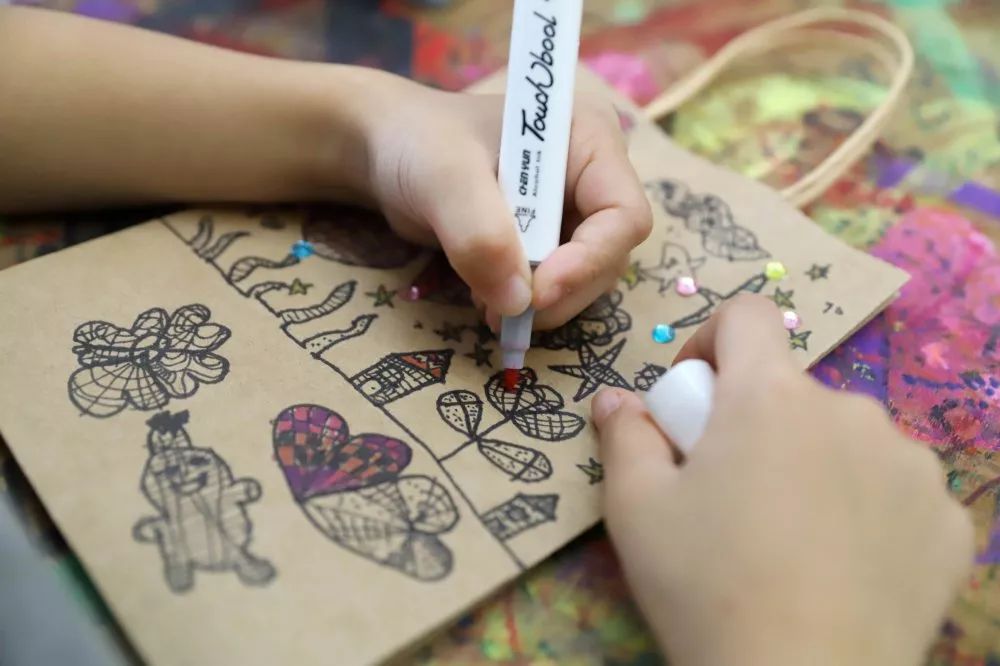 美工教室 | 牛皮纸袋创意画 第9张 美工教室 | 牛皮纸袋创意画 第9张