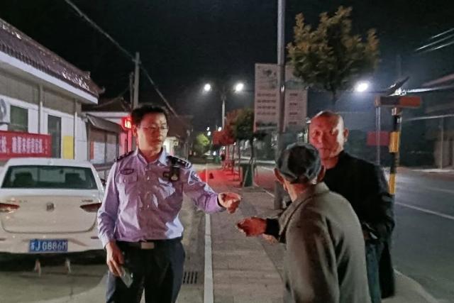 江苏盐城:气温在变 东台公安守护不变 第1张 江苏盐城:气温在变 东台公安守护不变 第1张