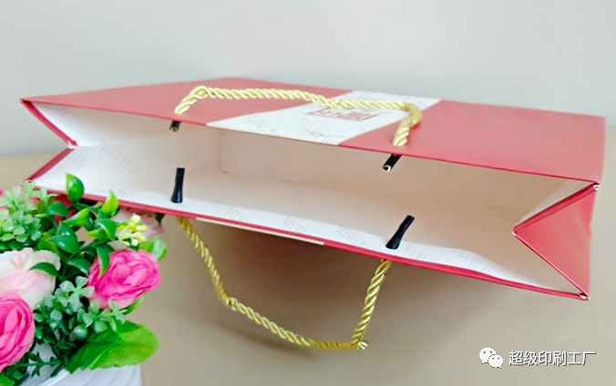 哪里有定制250克白卡纸手提纸袋公司?  第3张 哪里有定制250克白卡纸手提纸袋公司?  第3张