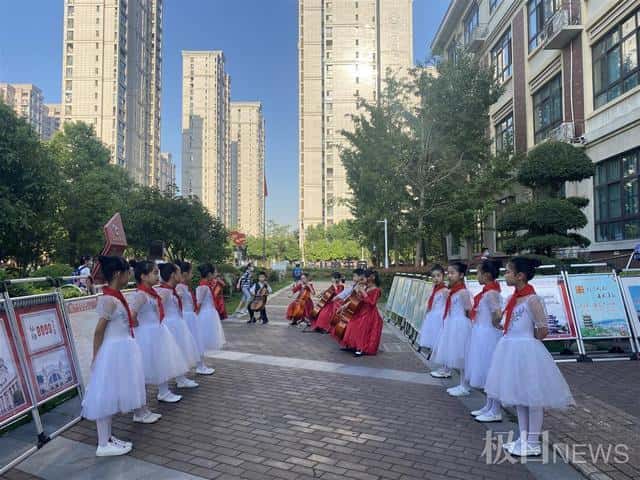 大提琴演奏、手绘帆布袋，这所小学庆祝教师节创意多