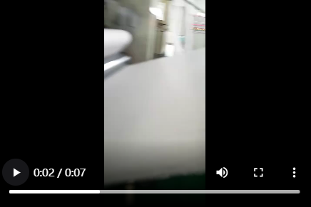 车间白色无纺布生产中